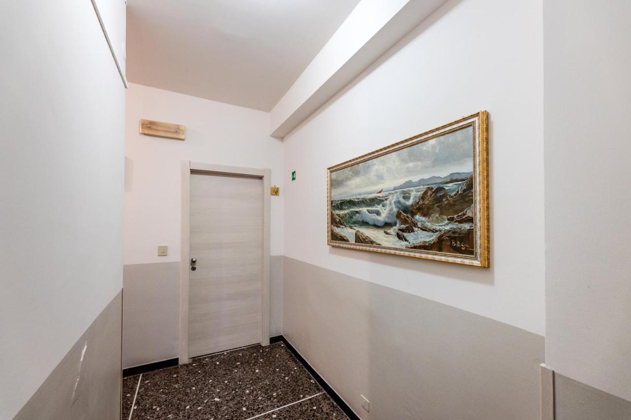 Hotel Oasi 2*