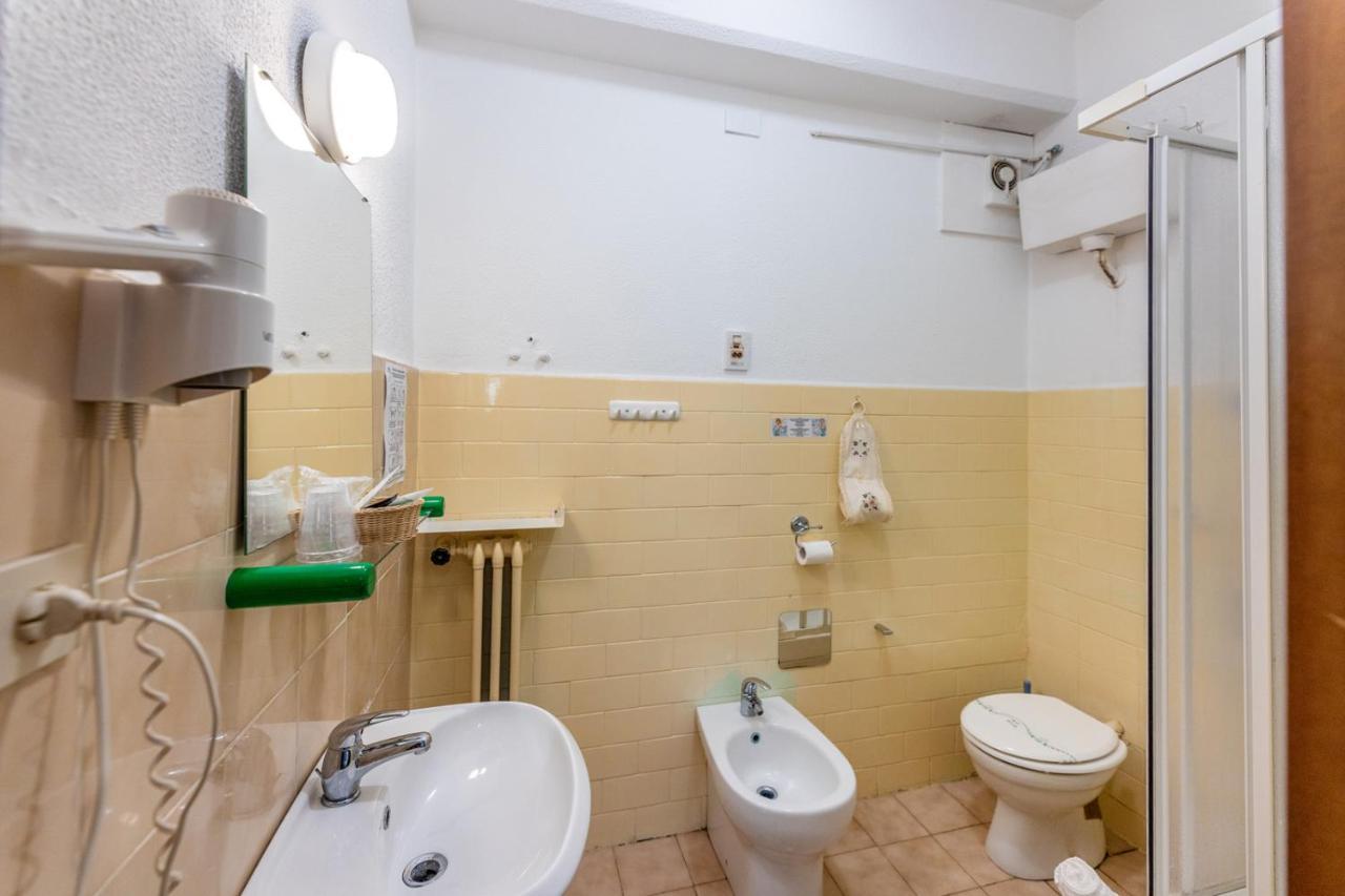 Hotel Oasi 2*